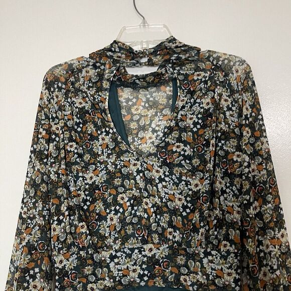 FREE PEOPLE GREEN FLORAL MULTI MESH CROPPED KEYHOLE BACK BLOUSE SIZE XS - Picture 6 of 9